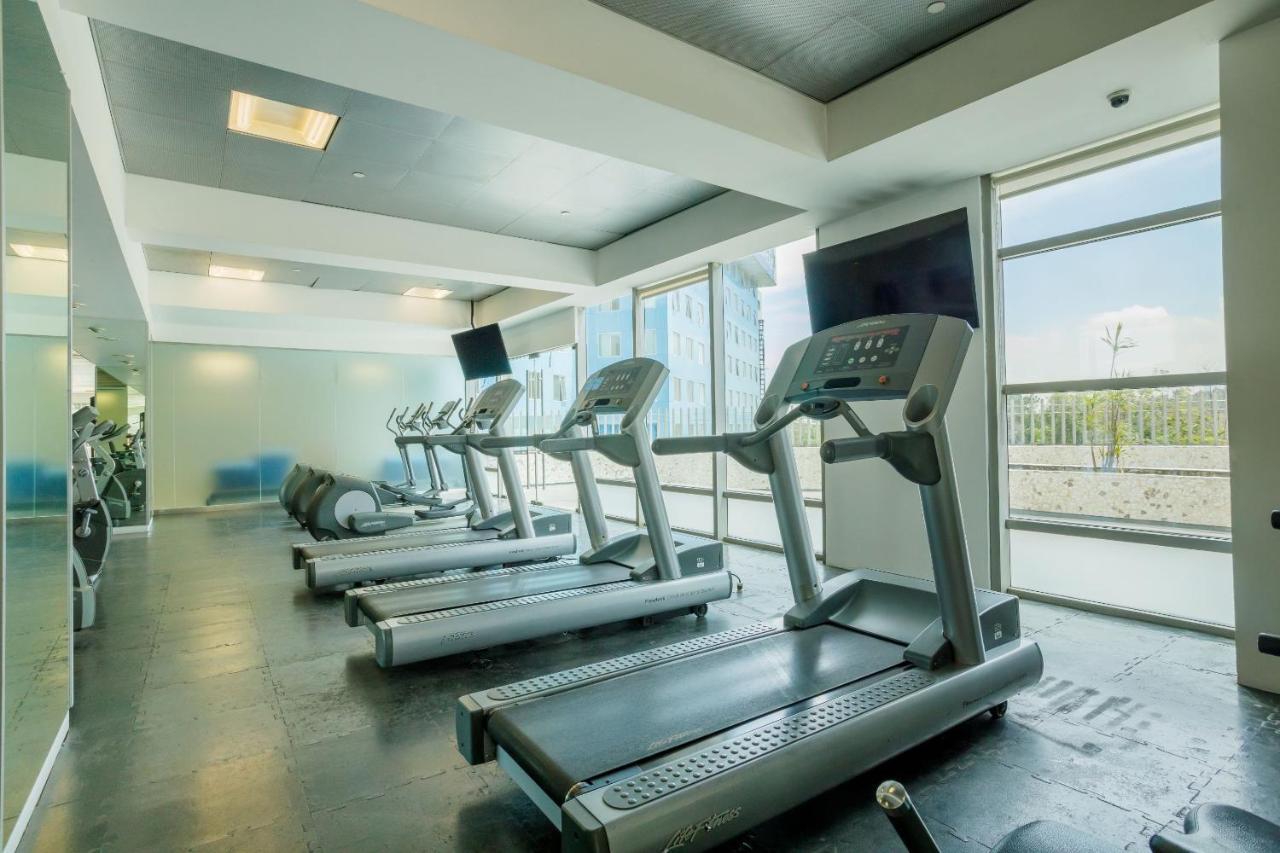 Camino Real Santa Fe Hotell Mexico City Exteriör bild The gym at the hotel