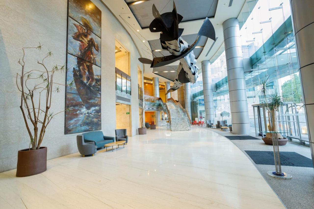 Camino Real Santa Fe Hotell Mexico City Exteriör bild The lobby of the new building